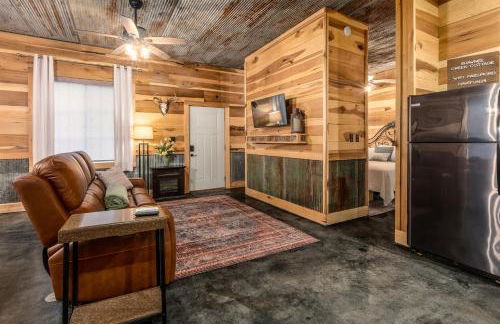 Romantic Cottage w Hot Tub & Views - Photo 5