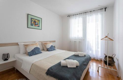 Sunny 1BDR with Balcony & Parking - Photo 2