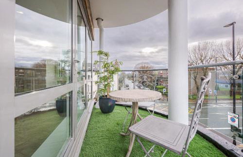 Beautiful 2Bd 2Bth Chiswick Apartment with AC and Private Balcony - Foto 11