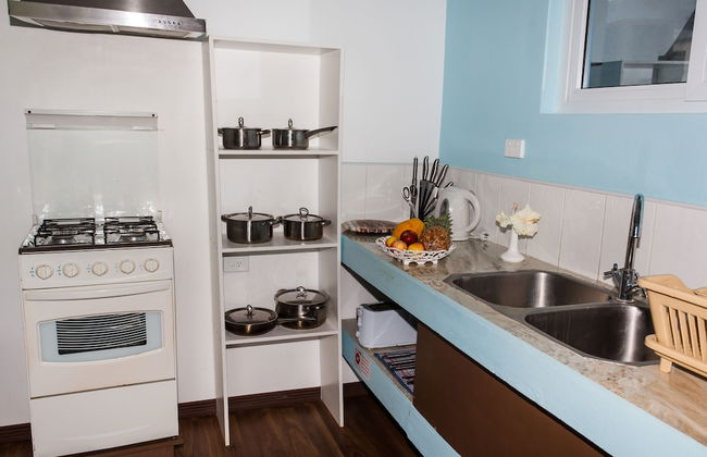 Blue West Villas - Photo 3