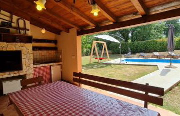 Sunny Garden Villa with Pool - Foto 13