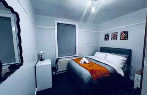 The Castleton Haven - 3 Bed Semi near M62 & M60 Motorways and Easy access to Manchester City Centre - Netflix and free high speed WIFI - Foto 13