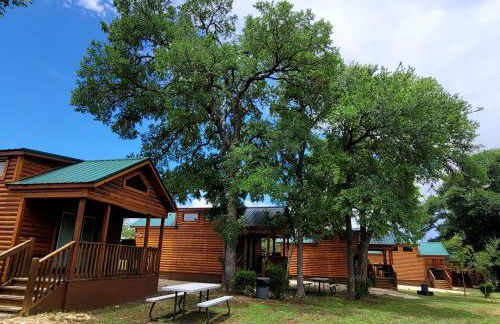 Amazing Family Vacations in Nature in this Cute Log Cabin near Austin, Texas - Foto 9