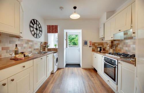 Honeysuckle Cottage - Photo 13