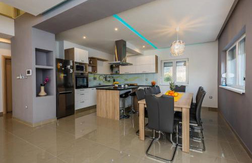 Villa Toni with 5 bedrooms and heated pool - Photo 41