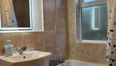 2 Bed-Sleeps 5-Private Garden-Free Parking - Foto 2