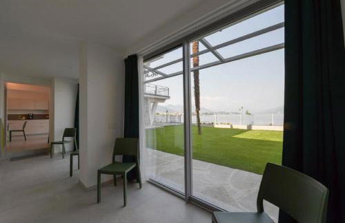 Palm on the lake - Foto 2