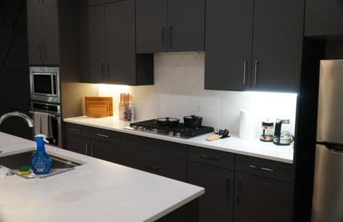 Spacious 4BR Home, 2 min to Market Center DART, Near Uptown, Medical District, Oak Lawn - Foto 15