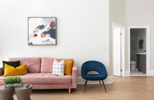 Bright 2BR Loft Sleeps 7 with Full Kitchen and Fast WiFi - Foto 17