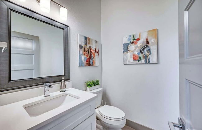 Upscale 5BR Home on Lake Travis With Hottub & Lake Views - Foto 27