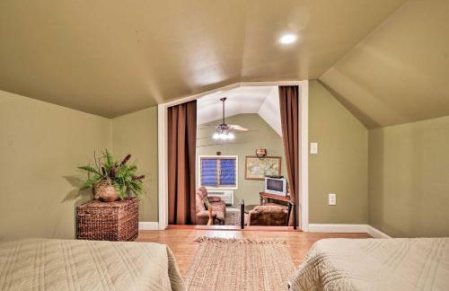 Guntersville Lake Home with Deck and Covered Boat Slip - Foto 13