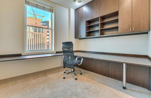 Heart of Dtwn Omaha Historical Apt with Perks - Foto 20