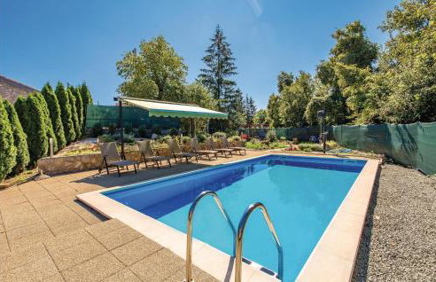 Stunning Home In Jurdani With Wifi - Photo 2