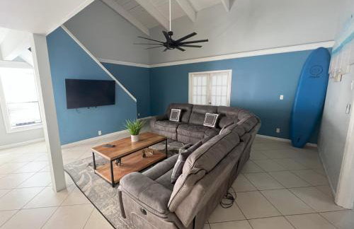 Spacious 3 Bedroom with Beautiful Backyard - Foto 11