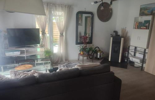 Maison confortable à Comps-la-Grand-Ville avec jardin - Photo 11