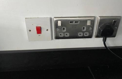 Modern 2 bedroom flat with Sky TV & free parking - Foto 23