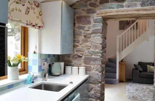 Bramble Cottage Mountain Retreat - Photo 8