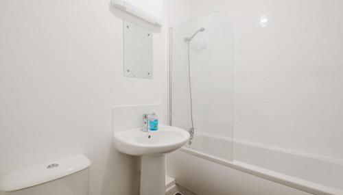 Modern and Comfortable Home away from Home - Foto 3