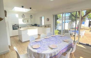 Deux maisons reunis par le jardin et sa cabine de plage, à 8min à pieds des plages et de l'océan - Foto 6