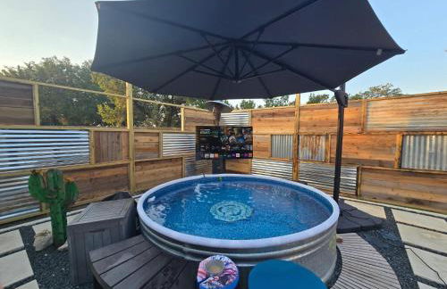 Spacious 4 bedroom 3 bath Clearwater Vacation House Cowboy Pool Fire Pit Games Close to Clearwater Beach Biking Trail Farmers Markets Harbor Health Spa Baycare Ballpark and Ruth Eckerd Hall Golf Courses - Photo 46