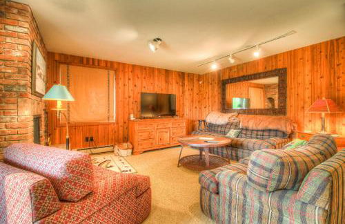 Stratton Mountain Condo with a Hot Tub! Sleeps 12! - Photo 56