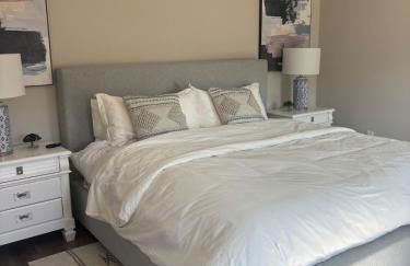 The Golden Palm Mins to Eastport Square and Middleton With Electric Golfcart - Foto 1