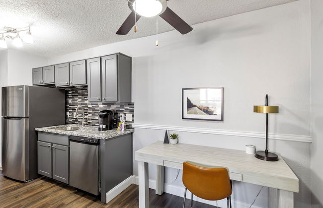 Landing Grand Prairie - Photo 3