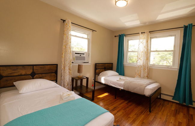 Cheerful & Beautiful 3-Bedroom Ranch - Photo 4