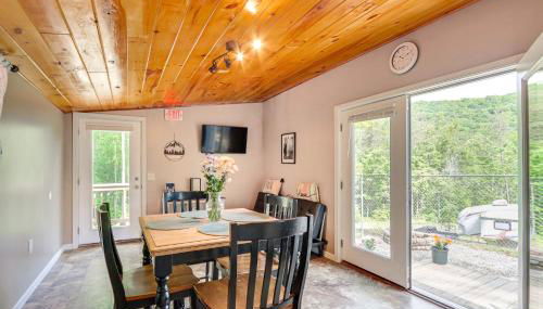 Cozy and Convenient Blairsville Cabin with Deck! - Foto 5