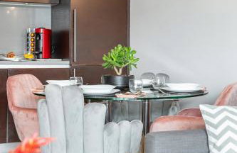 Stunning Apartment with Underground parking! - Foto 8