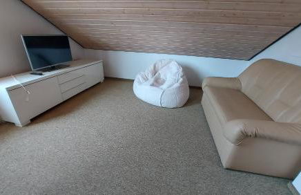 Schönes wohnen im Grünen - Foto 3