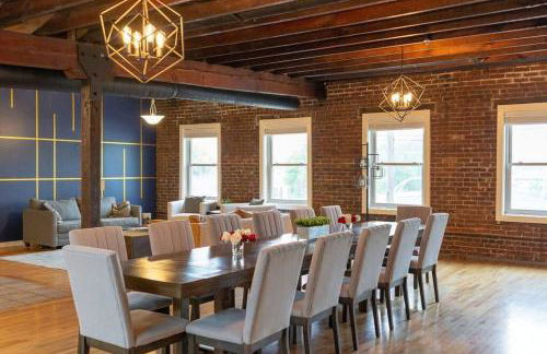 KING Penthouse Sleep8 4Bed 3BR 2BA Swepson Loft - Foto 6