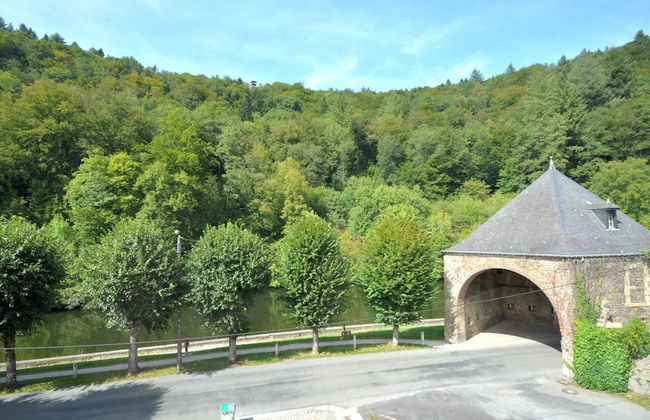 Child Friendly Holiday Home in Bouillon near River - Photo 30