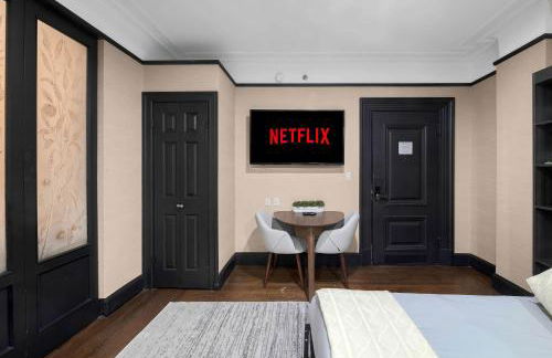 Stylish 1BR Apartment in the Heart of the City with Gym - Foto 15