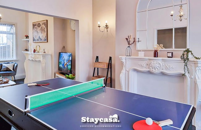 White Cozy House With Pool Table Game Room - Photo 23