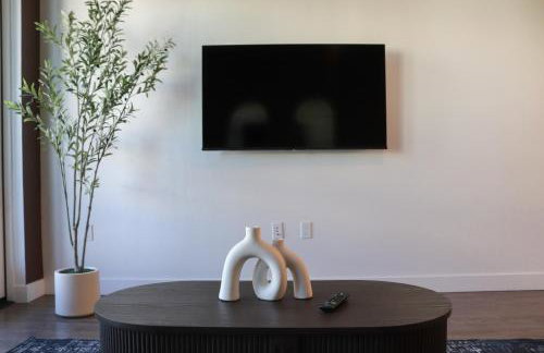 Resort-Style APT with Pool, Gym & Parking 10min to Disneyland - Foto 59