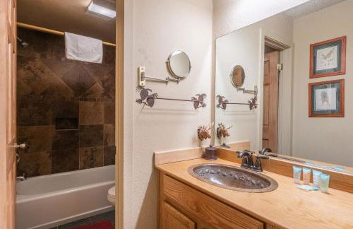 New Listing 2 bedroom and Loft 2 bath Summit E Bldg 12 condo sleeps 8 Steps to Eagle Lodge Chair 15 - Foto 10