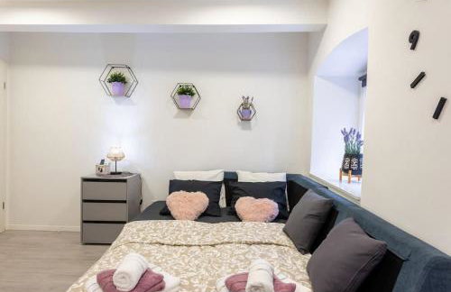 City Center Apartment with Free Parking - Foto 13