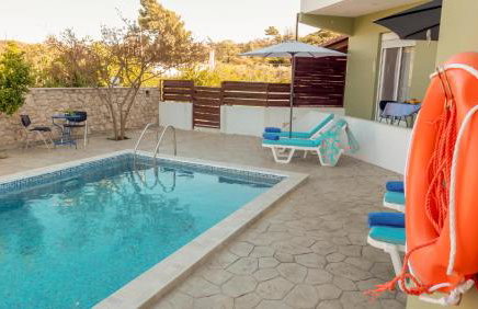 Greek Style Ground Floor Apartment & Pool - Foto 10