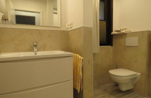 Ferienhaus Robinson im Feriendorf Altes Land direkt an der Elbe - Photo 25