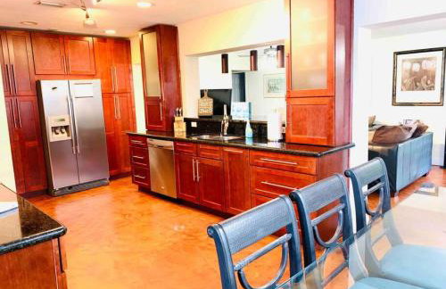 HOME AWAY FROM HOME Near Airport and Malls and Highways - Photo 4