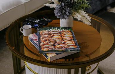 Huge Projector and Designated Workspace, Near Wrigley - Photo 8