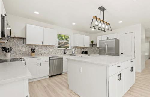 Spacious 4 Bedroom Family Retreat in the Heart of McKinney, TX - Foto 13