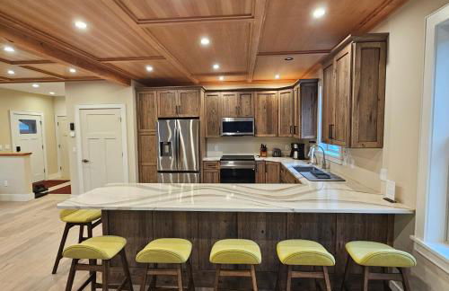 Powder Run - Modern 3BR Basecamp with Hot Tub, AC, EV Charger & Flat Parking - Foto 3