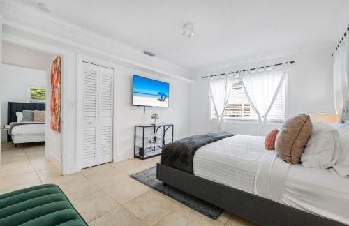 Spacious Miami Home with Private Pool & Parking - Foto 15