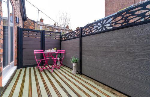 3BR Georgian Quarter Coach Houses - Private Parking - Foto 34