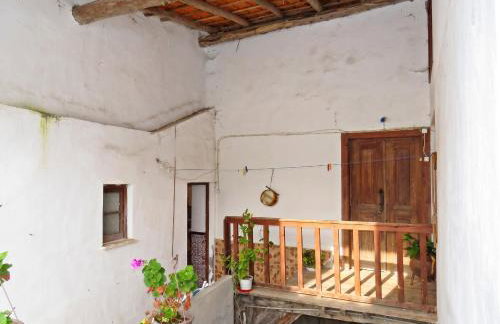 Charming house in Miranda do Corvo + Spacious terrace - Foto 10