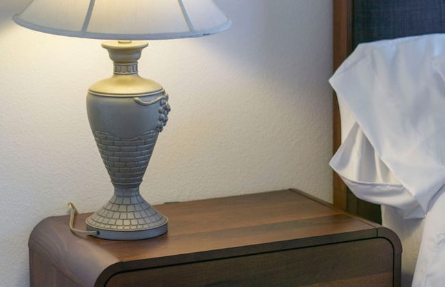 Luxurious Ontario Townhouse Ideal Family Retreat - Photo 26