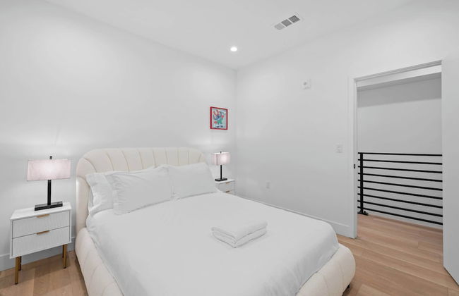 Not Affected by the Fire/modern Spacious Home With Parking & Fully Equipped Kitchen #3 - Foto 18