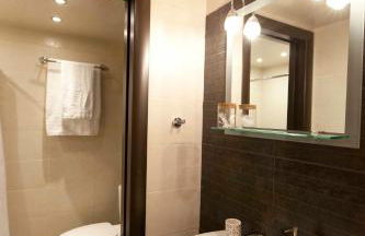 CHROMA Lodge Pikermi - Photo 38